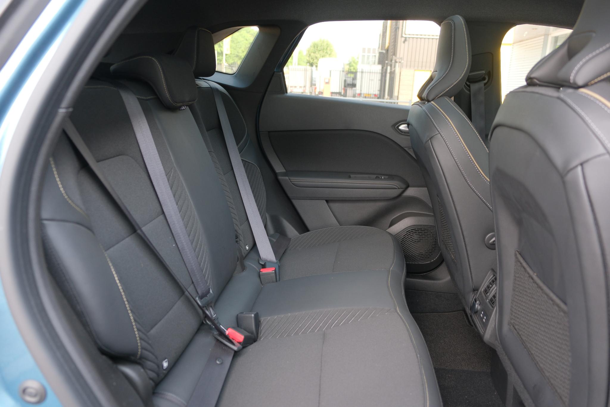 Renault Symbioz 1.6 E-Tech full hybrid 145pk iconic | Solarbay Panoramadak | Navi | Harman/Kardon | 360 Camera | afbeelding 10