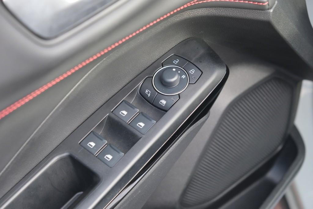 Ford Puma 1.0 EcoBoost Hybrid 155pk Aut. ST-Line X | Navi | App Connect | Adaptive Cruise | 360° Camera | Panoramadak | Elektrische Achterklep | Winter Pakket afbeelding 22