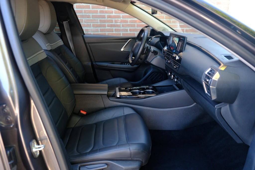 Citroën C5 X 1.6 Plug-in Hybrid 225pk EAT8 Shine | Navi | App Connect | Climate | Adaptive Cruise | Head-up Display | Camera | Keyless afbeelding 4