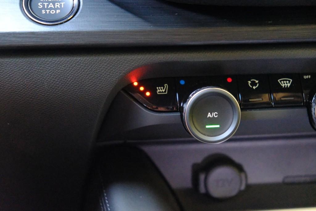 Citroën C5 X 1.6 Plug-in Hybrid 225pk EAT8 Shine | Navi | App Connect | Climate | Adaptive Cruise | Head-up Display | Camera | Keyless afbeelding 20
