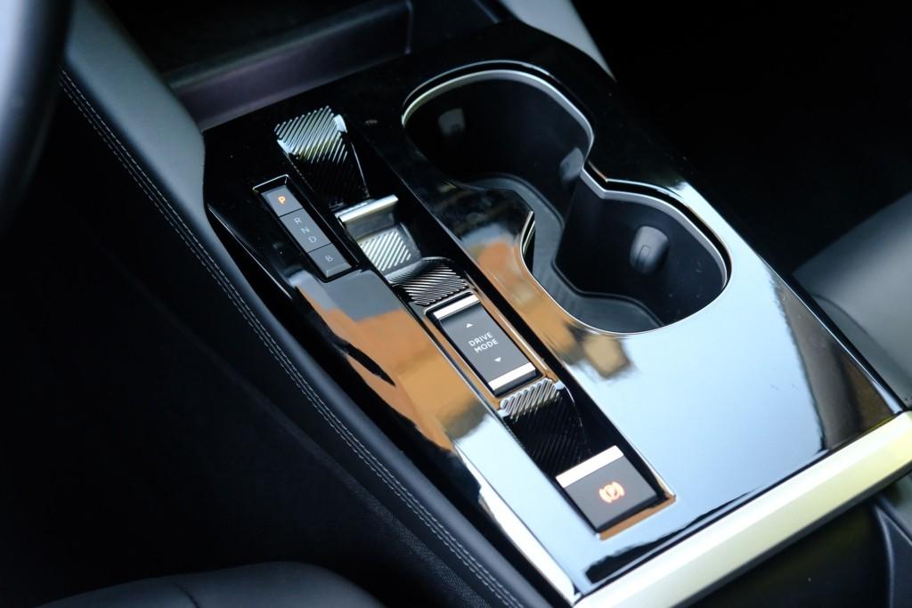 Citroën C5 X 1.6 Plug-in Hybrid 225pk EAT8 Shine | Navi | App Connect | Climate | Adaptive Cruise | Head-up Display | Camera | Keyless afbeelding 22