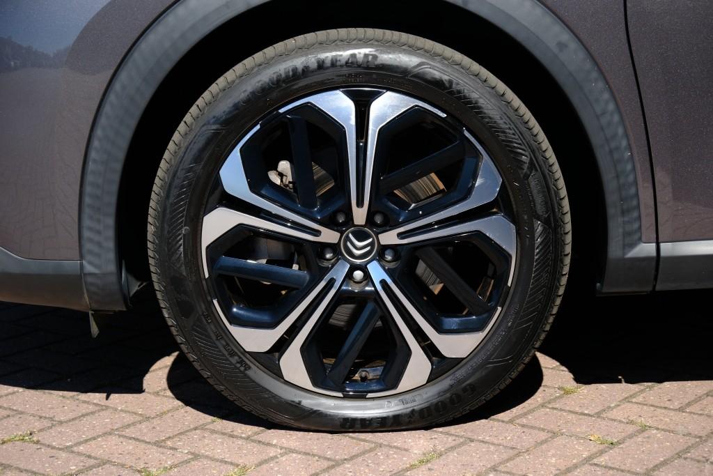 Citroën C5 X 1.6 Plug-in Hybrid 225pk EAT8 Shine | Navi | App Connect | Climate | Adaptive Cruise | Head-up Display | Camera | Keyless afbeelding 27