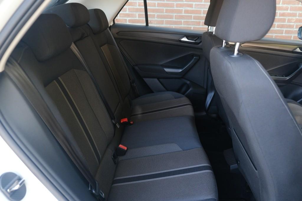 Volkswagen T-Roc 1.0 TSi 116pk Style | Navi | App Connect | Airco | Adaptive Cruise | PDC afbeelding 3