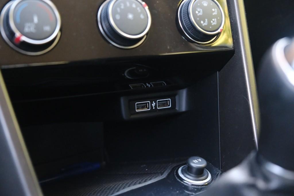 Volkswagen T-Roc 1.0 TSi 116pk Style | Navi | App Connect | Airco | Adaptive Cruise | PDC afbeelding 19