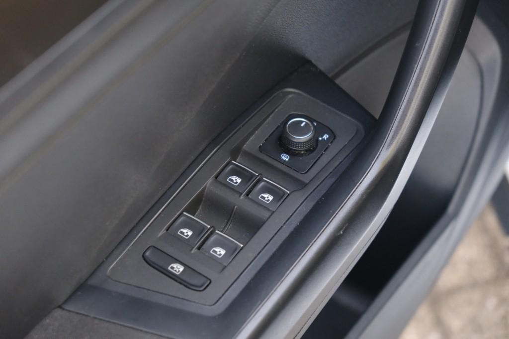 Volkswagen T-Roc 1.0 TSi 116pk Style | Navi | App Connect | Airco | Adaptive Cruise | PDC afbeelding 22