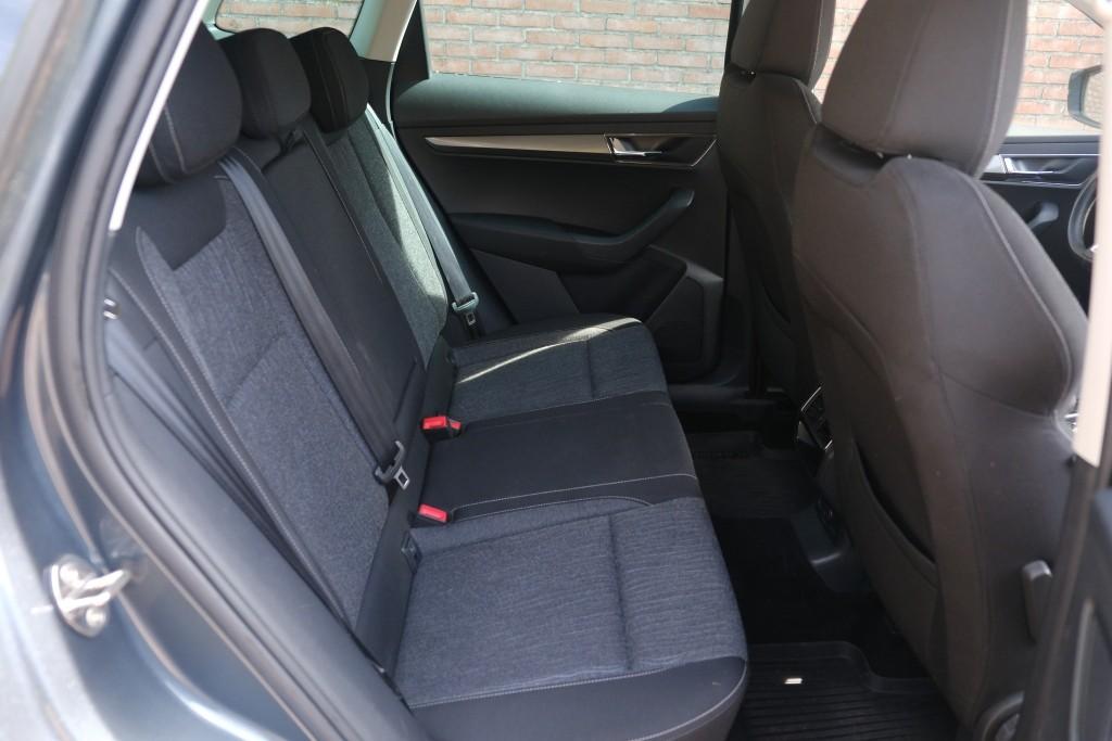 Skoda Karoq 1.5 TSi ACT 150pk DSG Style Business | Navi | App Connect | Climate | Adaptive Cruise | Keyless | Winter Pakket | Trekhaak afbeelding 3