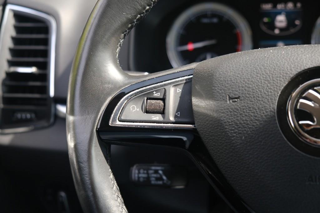 Skoda Karoq 1.5 TSi ACT 150pk DSG Style Business | Navi | App Connect | Climate | Adaptive Cruise | Keyless | Winter Pakket | Trekhaak afbeelding 9