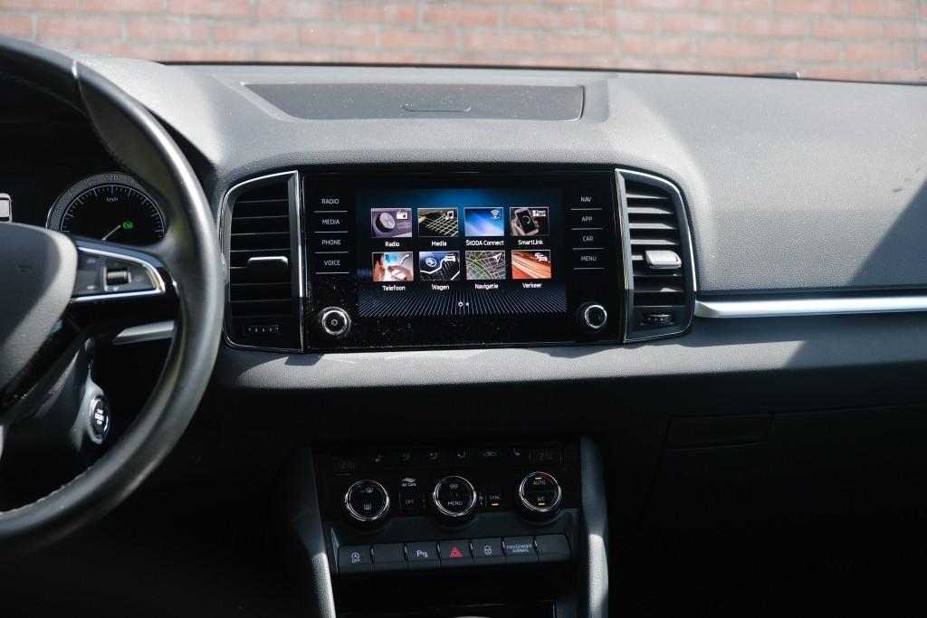 Skoda Karoq 1.5 TSi ACT 150pk DSG Style Business | Navi | App Connect | Climate | Adaptive Cruise | Keyless | Winter Pakket | Trekhaak afbeelding 16
