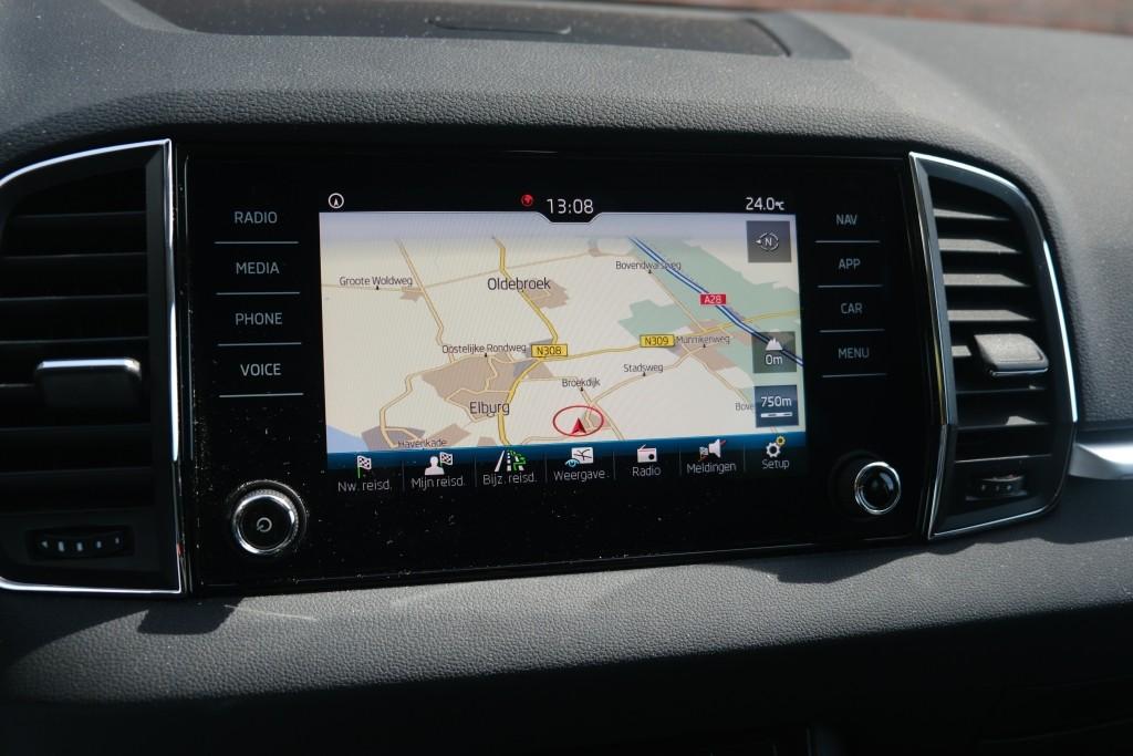 Skoda Karoq 1.5 TSi ACT 150pk DSG Style Business | Navi | App Connect | Climate | Adaptive Cruise | Keyless | Winter Pakket | Trekhaak afbeelding 19