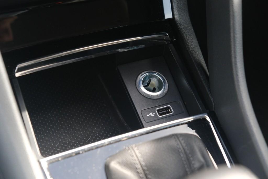 Skoda Karoq 1.5 TSi ACT 150pk DSG Style Business | Navi | App Connect | Climate | Adaptive Cruise | Keyless | Winter Pakket | Trekhaak afbeelding 25