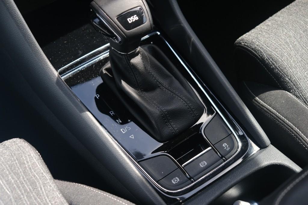 Skoda Karoq 1.5 TSi ACT 150pk DSG Style Business | Navi | App Connect | Climate | Adaptive Cruise | Keyless | Winter Pakket | Trekhaak afbeelding 26