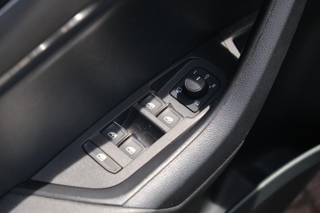Skoda Karoq 1.5 TSi ACT 150pk DSG Style Business | Navi | App Connect | Climate | Adaptive Cruise | Keyless | Winter Pakket | Trekhaak afbeelding 27