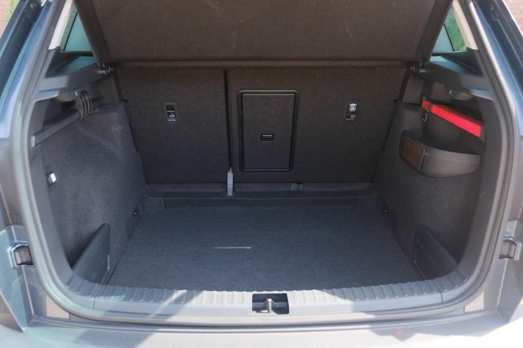 Skoda Karoq 1.5 TSi ACT 150pk DSG Style Business | Navi | App Connect | Climate | Adaptive Cruise | Keyless | Winter Pakket | Trekhaak afbeelding 34
