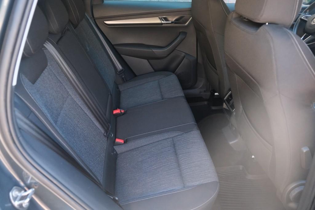 Skoda Karoq 1.5 TSi ACT 150pk DSG Style Business | Navi | App Connect | Climate | Adaptive Cruise | Keyless | Winter Pakket | Trekhaak afbeelding 3