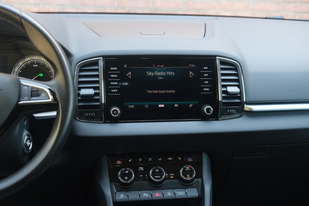 Skoda Karoq 1.5 TSi ACT 150pk DSG Style Business | Navi | App Connect | Climate | Adaptive Cruise | Keyless | Winter Pakket | Trekhaak afbeelding 16