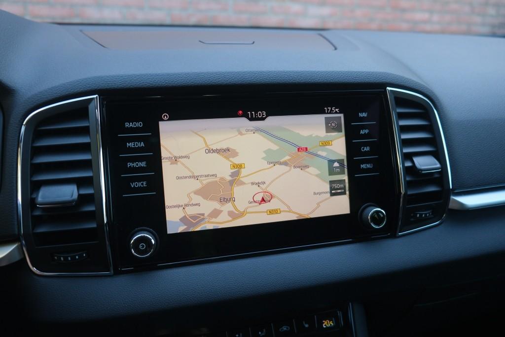 Skoda Karoq 1.5 TSi ACT 150pk DSG Style Business | Navi | App Connect | Climate | Adaptive Cruise | Keyless | Winter Pakket | Trekhaak afbeelding 18