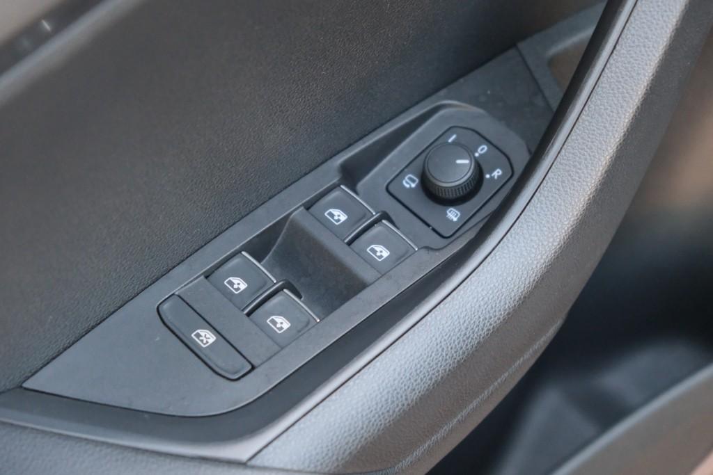 Skoda Karoq 1.5 TSi ACT 150pk DSG Style Business | Navi | App Connect | Climate | Adaptive Cruise | Keyless | Winter Pakket | Trekhaak afbeelding 27
