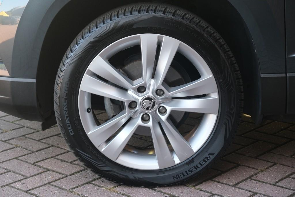 Skoda Karoq 1.5 TSi ACT 150pk DSG Style Business | Navi | App Connect | Climate | Adaptive Cruise | Keyless | Winter Pakket | Trekhaak afbeelding 31