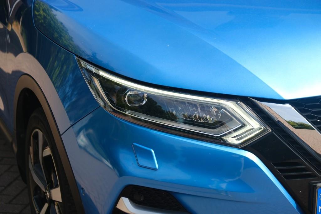 Nissan QASHQAI 1.3 DIG-T 140pk Tekna | Navi | App Connect | Climate | Cruise | Panoramadak | 360° Camera | Keyless | Winter Pakket | Trekhaak afbeelding 2
