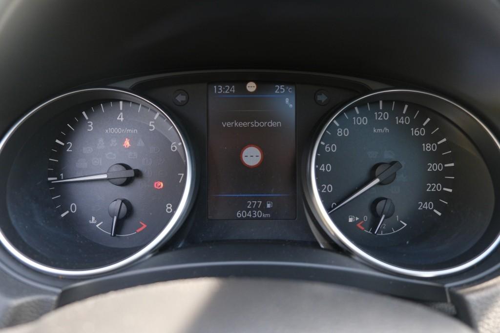 Nissan QASHQAI 1.3 DIG-T 140pk Tekna | Navi | App Connect | Climate | Cruise | Panoramadak | 360° Camera | Keyless | Winter Pakket | Trekhaak afbeelding 11