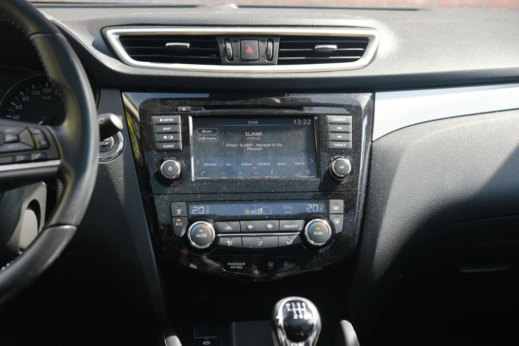 Nissan QASHQAI 1.3 DIG-T 140pk Tekna | Navi | App Connect | Climate | Cruise | Panoramadak | 360° Camera | Keyless | Winter Pakket | Trekhaak afbeelding 17