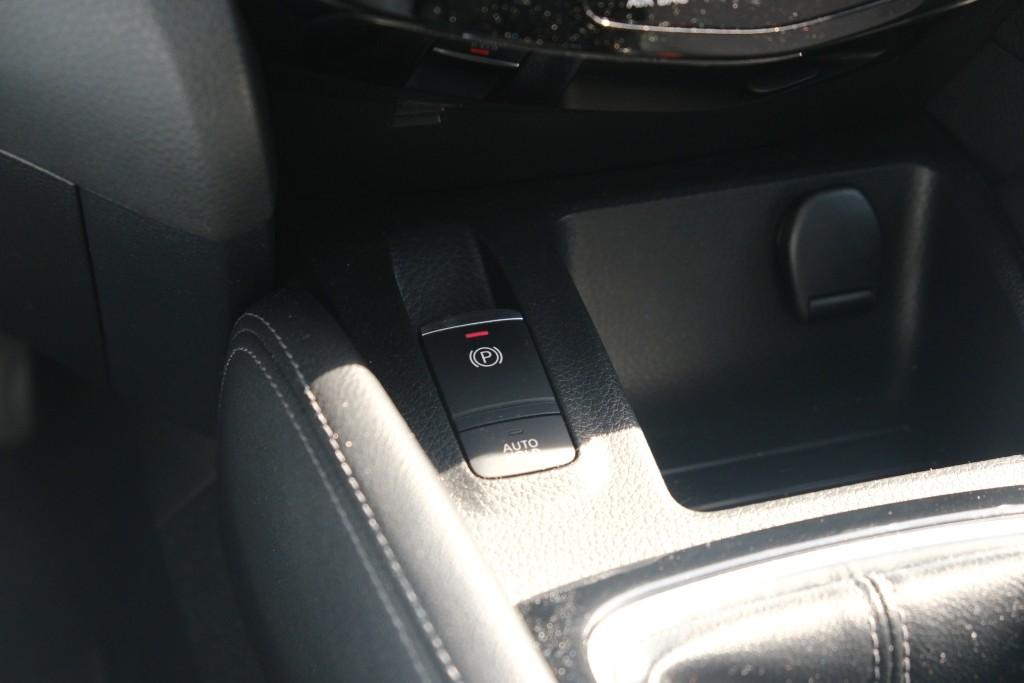 Nissan QASHQAI 1.3 DIG-T 140pk Tekna | Navi | App Connect | Climate | Cruise | Panoramadak | 360° Camera | Keyless | Winter Pakket | Trekhaak afbeelding 24