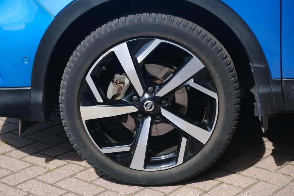 Nissan QASHQAI 1.3 DIG-T 140pk Tekna | Navi | App Connect | Climate | Cruise | Panoramadak | 360° Camera | Keyless | Winter Pakket | Trekhaak afbeelding 31