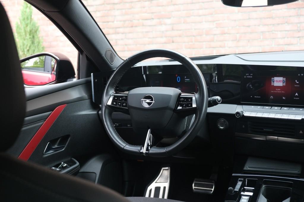 Opel Astra 1.6 Hybrid 180pk EAT8 GS Line | Adaptive Cruise | Keyless | 360° Camera | Head-up Display | Dodehoek | Winter Pakket afbeelding 13