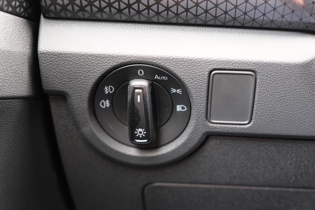 Volkswagen T-Cross 1.5 TSi 150pk DSG Style | App Connect | Adaptive Cruise | Camera | Stoelverwarming | Climate | Matrix LED | Trekhaak afbeelding 25