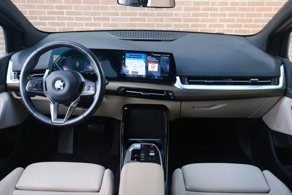 BMW 2 Serie 218i 136pk Aut. Active Tourer Luxury Line | Navi | App Connect | Climate | Leder | Elektrische Achterklep | Camera | Sfeerverlichting | Cruise afbeelding 7