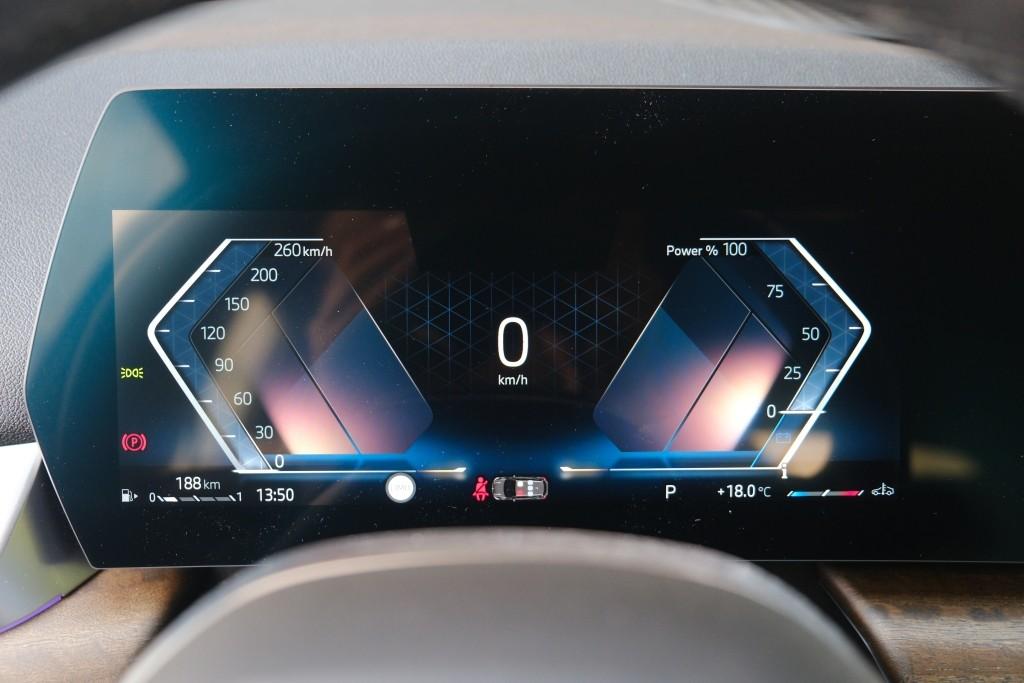 BMW 2 Serie 218i 136pk Aut. Active Tourer Luxury Line | Navi | App Connect | Climate | Leder | Elektrische Achterklep | Camera | Sfeerverlichting | Cruise afbeelding 11