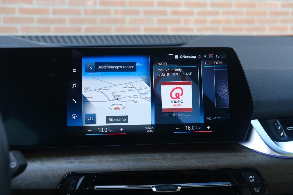 BMW 2 Serie 218i 136pk Aut. Active Tourer Luxury Line | Navi | App Connect | Climate | Leder | Elektrische Achterklep | Camera | Sfeerverlichting | Cruise afbeelding 16