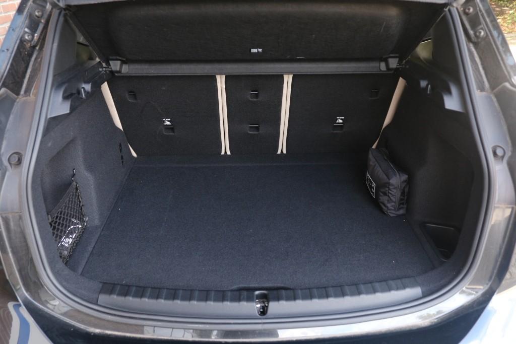 BMW 2 Serie 218i 136pk Aut. Active Tourer Luxury Line | Navi | App Connect | Climate | Leder | Elektrische Achterklep | Camera | Sfeerverlichting | Cruise afbeelding 28