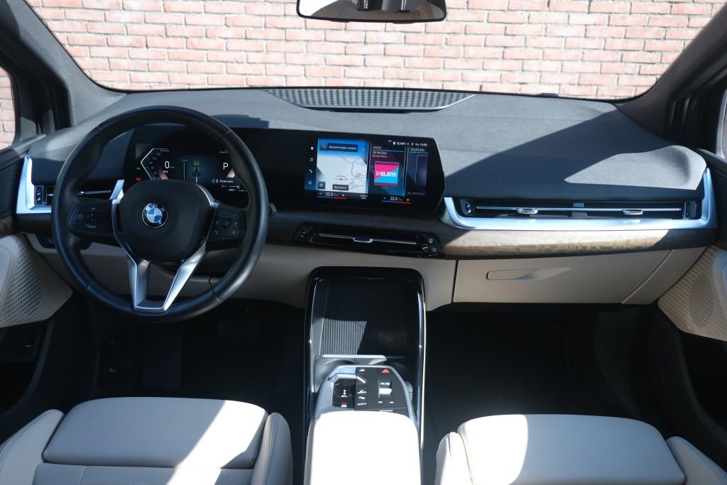 BMW 2 Serie 218i 136pk Aut. Active Tourer Luxury Line | Navi | App Connect | Climate | Leder | Elektrische Achterklep | Camera | Sfeerverlichting | Cruise afbeelding 7