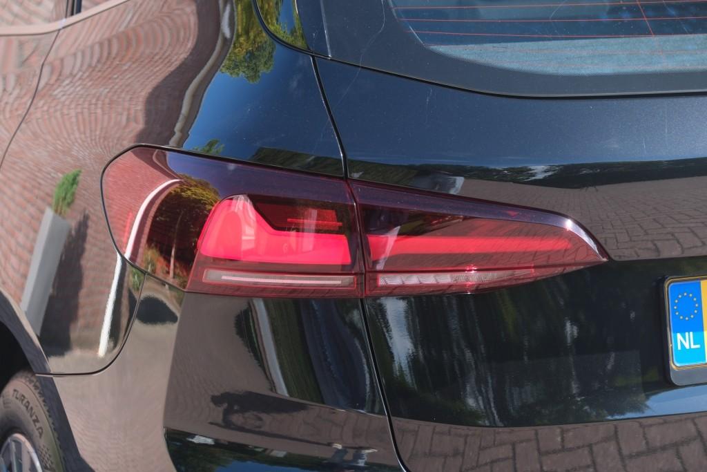 BMW 2 Serie 218i 136pk Aut. Active Tourer Luxury Line | Navi | App Connect | Climate | Leder | Elektrische Achterklep | Camera | Sfeerverlichting | Cruise afbeelding 24