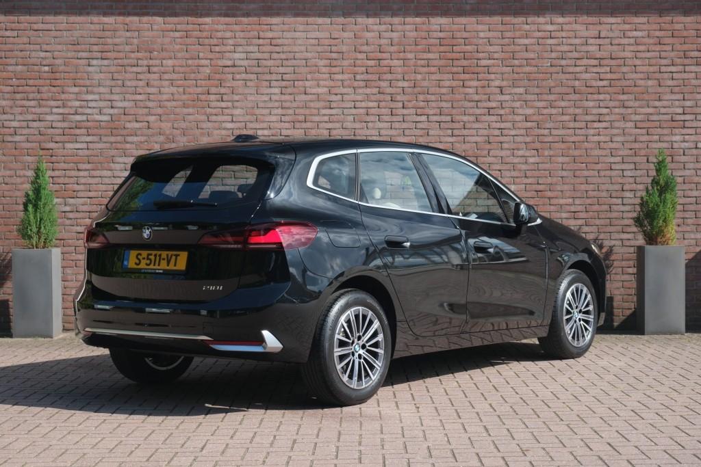 BMW 2 Serie 218i 136pk Aut. Active Tourer Luxury Line | Navi | App Connect | Climate | Leder | Elektrische Achterklep | Camera | Sfeerverlichting | Cruise afbeelding 25