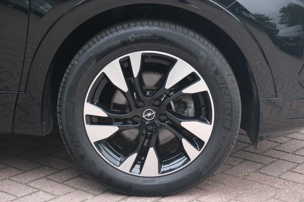 Opel Grandland 1.2 Turbo 130pk EAT8 Elegance | Navi | App Connect | Adaptive Cruise | Camera | Alcantara | Elektrische AchterKlep | Winter Pakket afbeelding 28