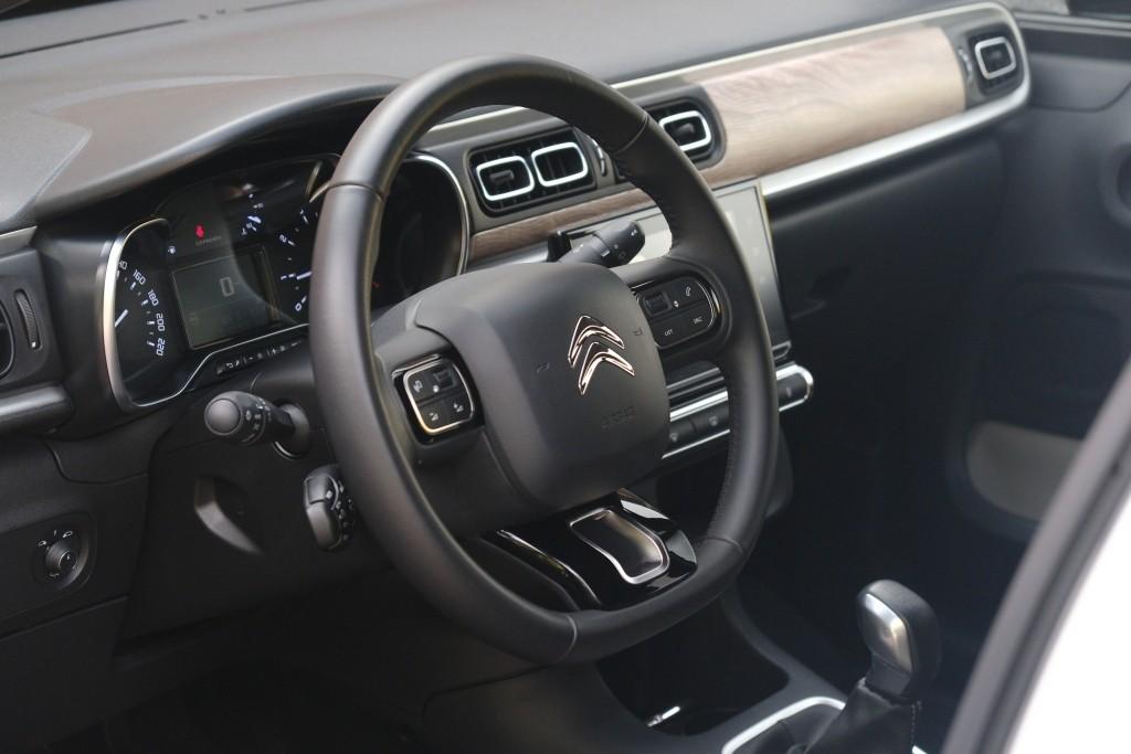 Citroën C3 1.2 PureTech 83pk Shine | App Connect | Climate | Cruise | Keyless | Stoelverwarming afbeelding 7