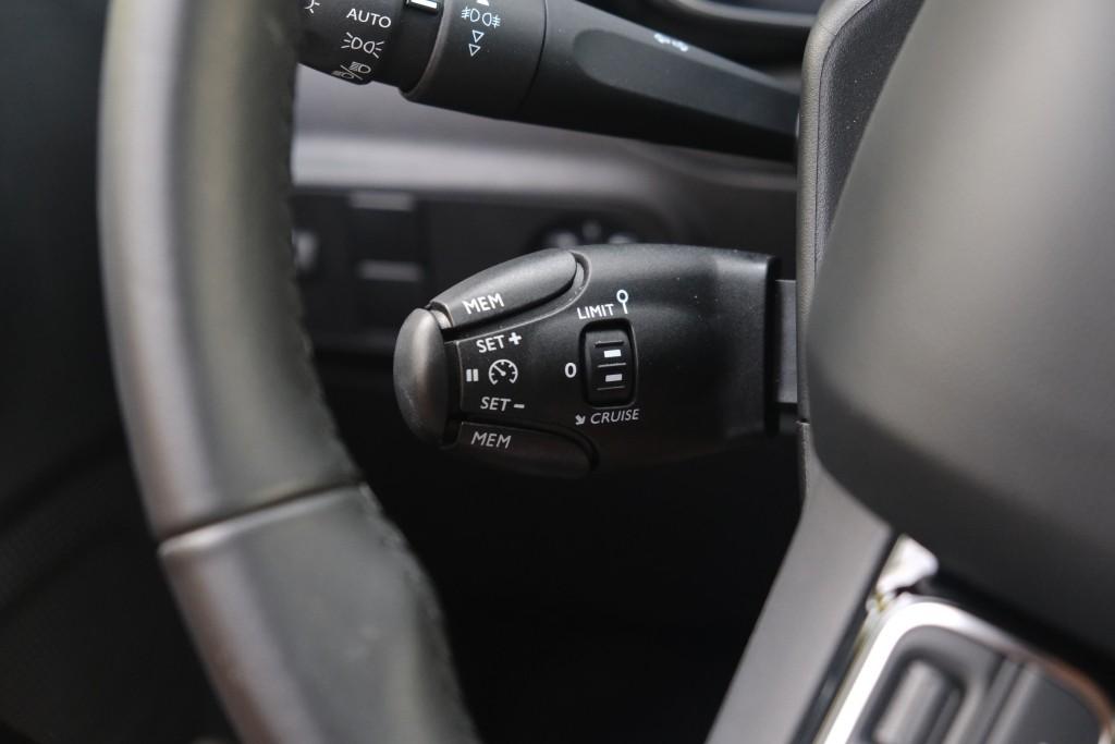 Citroën C3 1.2 PureTech 83pk Shine | App Connect | Climate | Cruise | Keyless | Stoelverwarming afbeelding 10