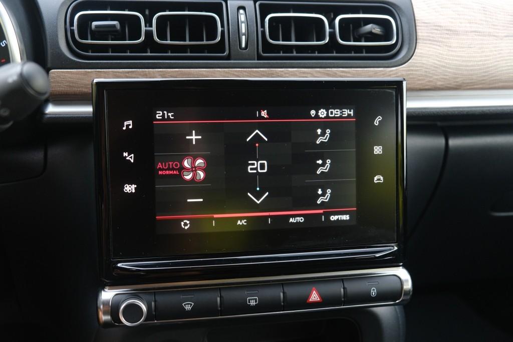 Citroën C3 1.2 PureTech 83pk Shine | App Connect | Climate | Cruise | Keyless | Stoelverwarming afbeelding 15