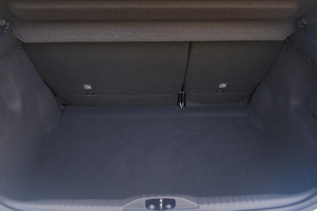 Citroën C3 1.2 PureTech 83pk Shine | App Connect | Climate | Cruise | Keyless | Stoelverwarming afbeelding 27