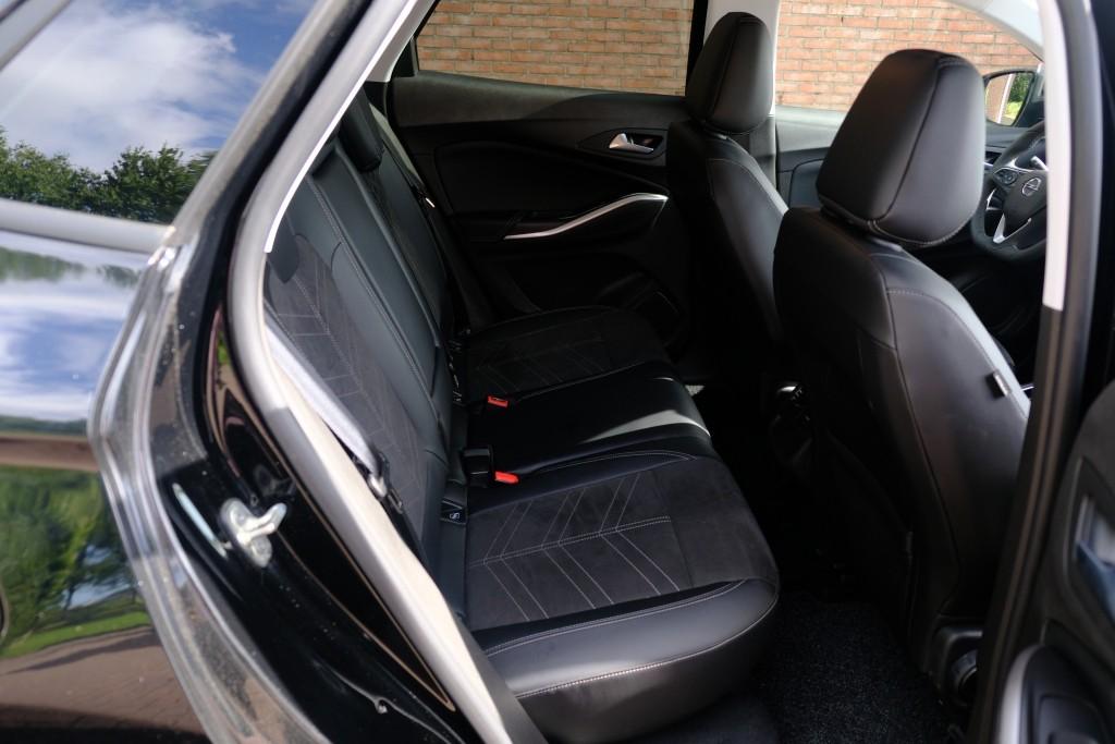 Opel Grandland 1.2 Turbo Hybrid 145pk eDCT6 GS - Adaptieve cruise - Achteruitrijcamera - Apple CarPlay - Navigatiesysteem - Parkeersensoren - Climate control - Keyless - Dodehoekdetectie afbeelding 3