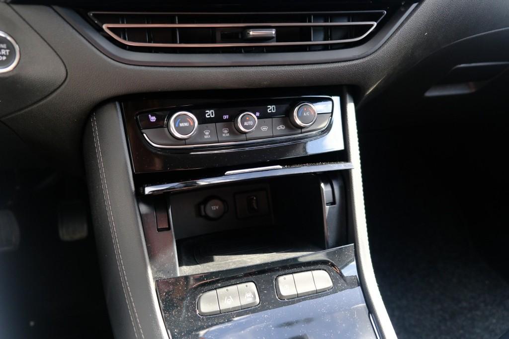 Opel Grandland 1.2 Turbo Hybrid 145pk eDCT6 GS - Adaptieve cruise - Achteruitrijcamera - Apple CarPlay - Navigatiesysteem - Parkeersensoren - Climate control - Keyless - Dodehoekdetectie afbeelding 20