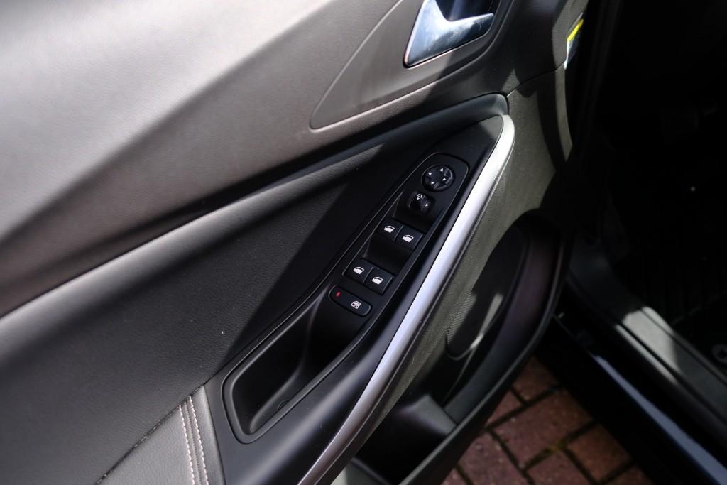Opel Grandland 1.2 Turbo Hybrid 145pk eDCT6 GS - Adaptieve cruise - Achteruitrijcamera - Apple CarPlay - Navigatiesysteem - Parkeersensoren - Climate control - Keyless - Dodehoekdetectie afbeelding 23