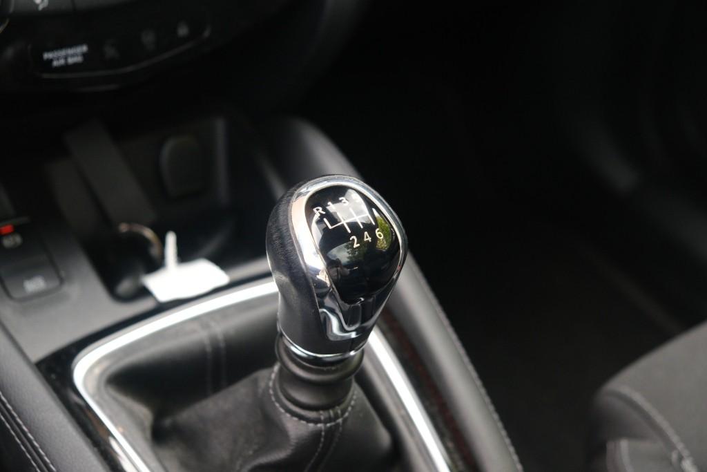 Nissan QASHQAI 1.3 DIG-T 140pk N-Connecta | App Connect | Cruise | Climate | Panoramadak | Navi | Keyless | Camera | PDC afbeelding 24