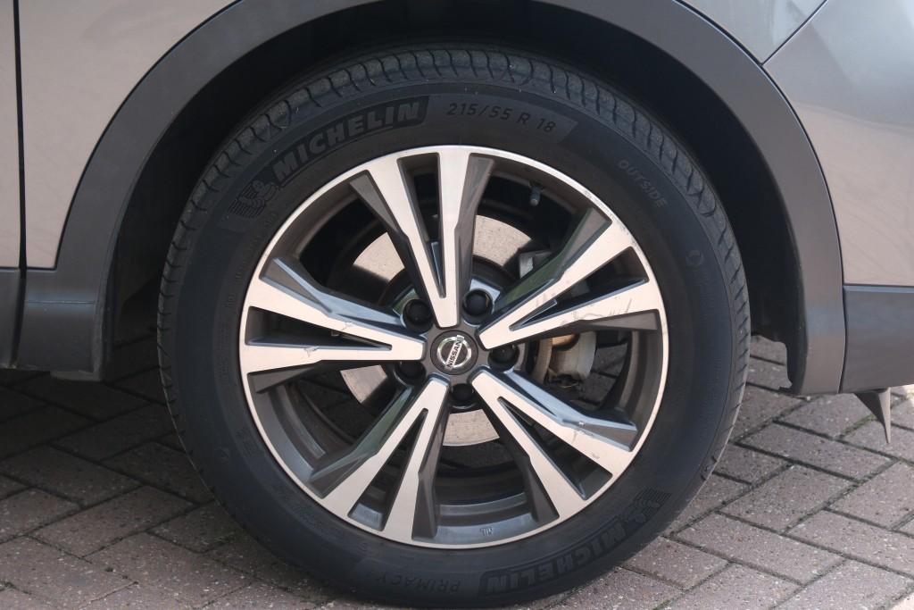 Nissan QASHQAI 1.3 DIG-T 140pk N-Connecta | App Connect | Cruise | Climate | Panoramadak | Navi | Keyless | Camera | PDC afbeelding 27
