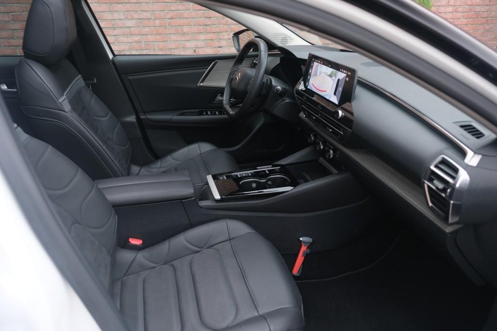 Citroën C5 X 1.6 Plug-in Hybrid 225pk EAT8 Shine | App Connect | Adaptive Cruise | Panoramadak | Leder | Elektrische Achterklep | Keyless | Heap-Up | Memory afbeelding 4