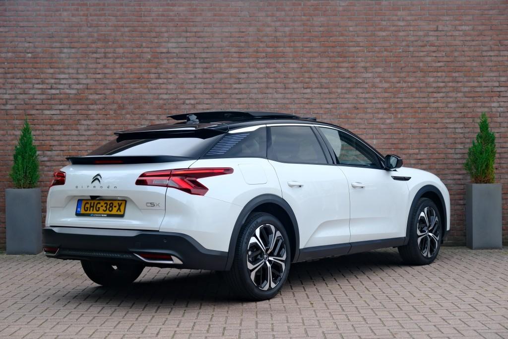 Citroën C5 X 1.6 Plug-in Hybrid 225pk EAT8 Shine | App Connect | Adaptive Cruise | Panoramadak | Leder | Elektrische Achterklep | Keyless | Heap-Up | Memory afbeelding 32