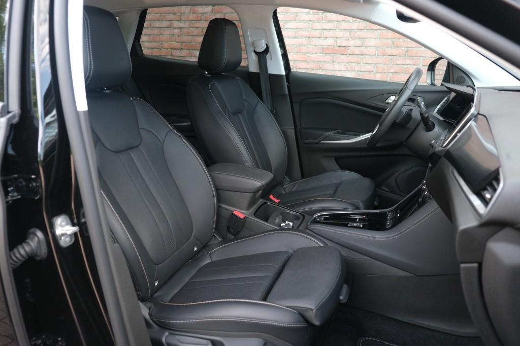 Opel Grandland 1.6 Turbo Plug-In Hybrid 300pk 4x4 EAT8 GSe | Navi | App Connect | Climate | Adaptive Cruise | Keyless | Elektrische Achterklep | Camera | Leder Pakket afbeelding 5