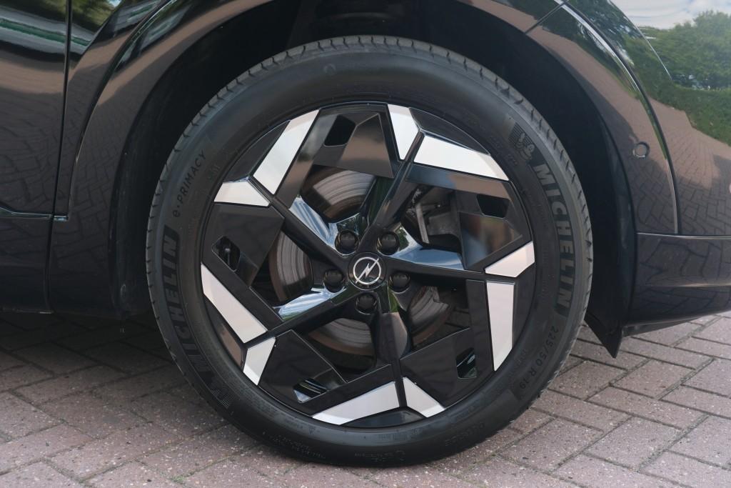 Opel Grandland 1.6 Turbo Plug-In Hybrid 300pk 4x4 EAT8 GSe | Navi | App Connect | Climate | Adaptive Cruise | Keyless | Elektrische Achterklep | Camera | Leder Pakket afbeelding 29